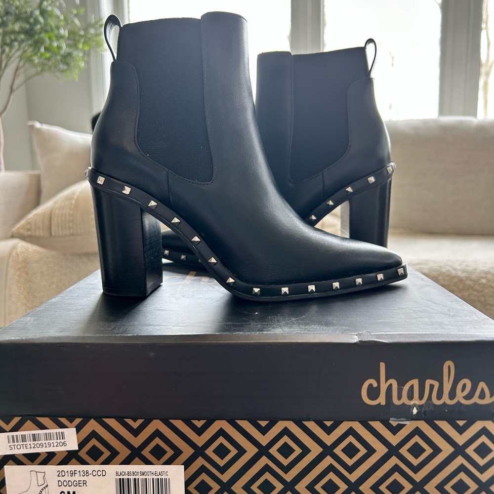 Charles by Charles David Dodger Bootie, Black, Women’s size 6
